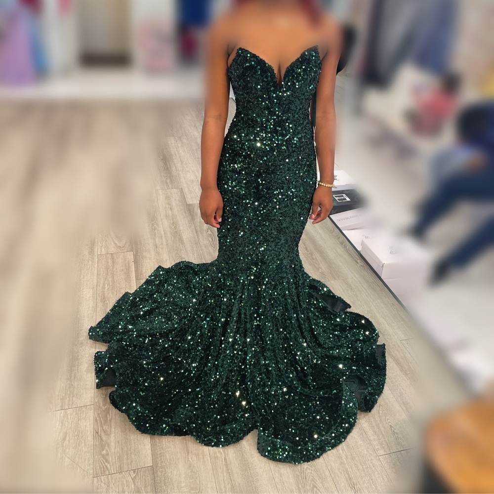 PROM DRESS, EMERALD GREEN!!! 💚💚💚